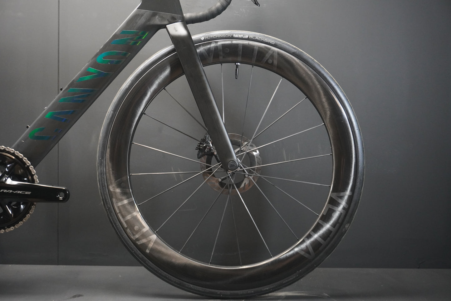 Canyon Aeroad CFR Dura-Ace Di2 Carbon Disc Road Bike 2024 - Medium