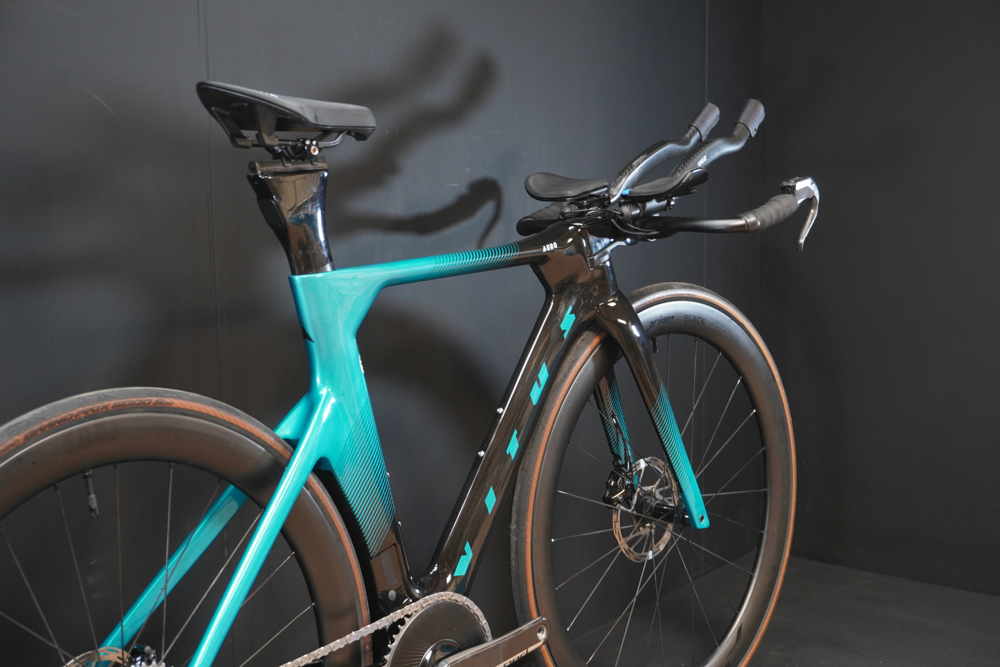 Vitus Auro Carbon SRAM Red AXS Carbon Disc TT Bike - 2023 - Small