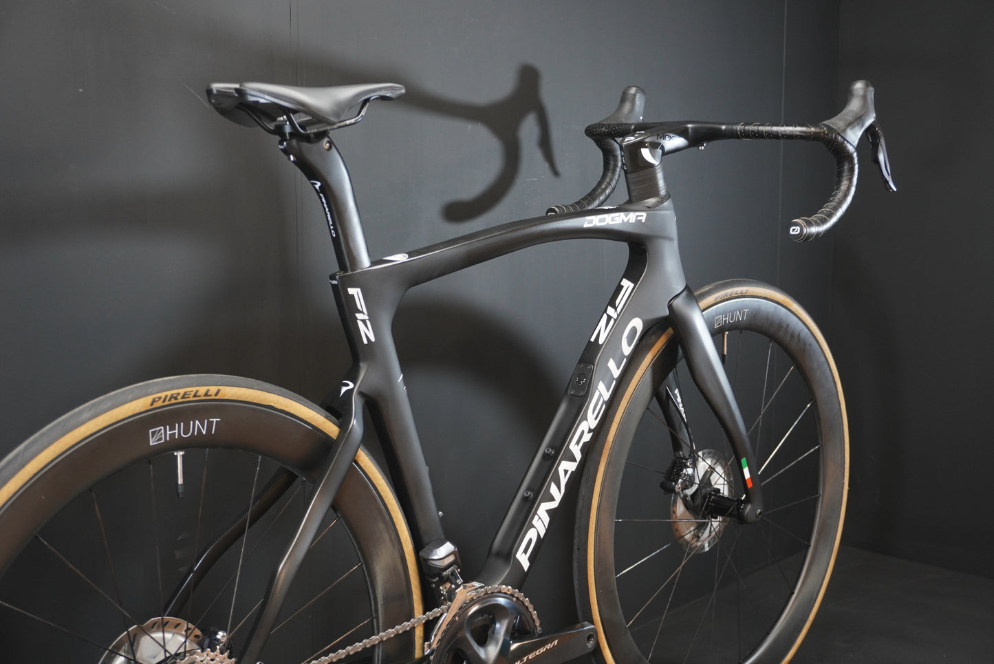 Pinarello Dogma F12 Di2 Carbon Disc Road Bike 2021 - 540mm