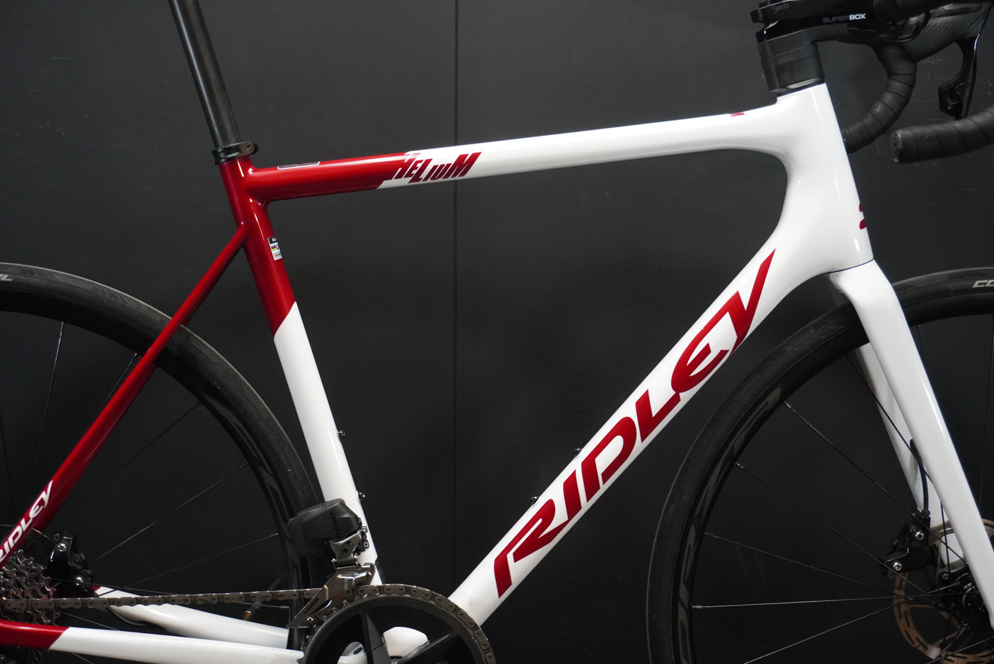 Ridley Helium AXS Carbon Disc Road Bike 2024 - Medium