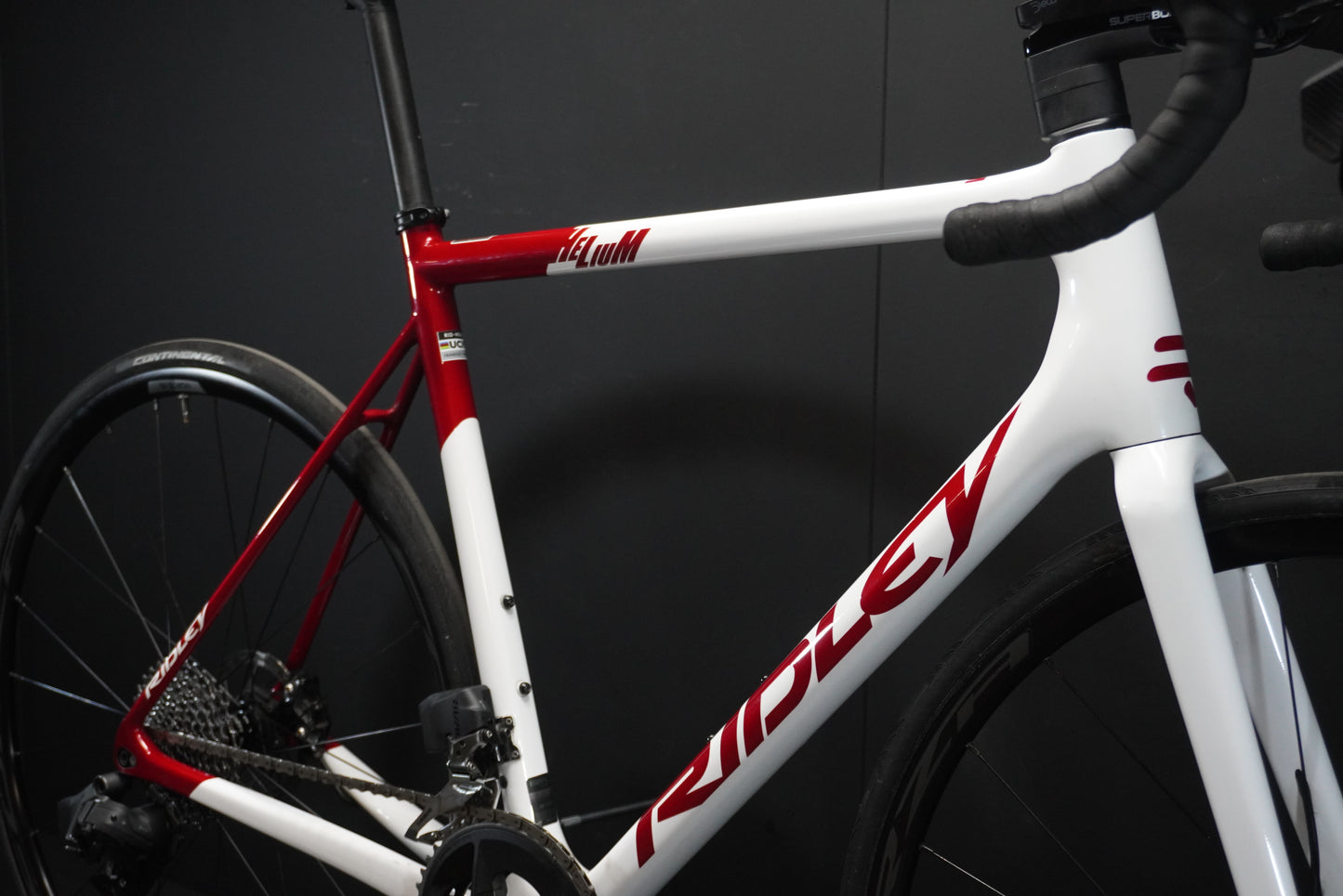 Ridley Helium AXS Carbon Disc Road Bike 2024 - Medium