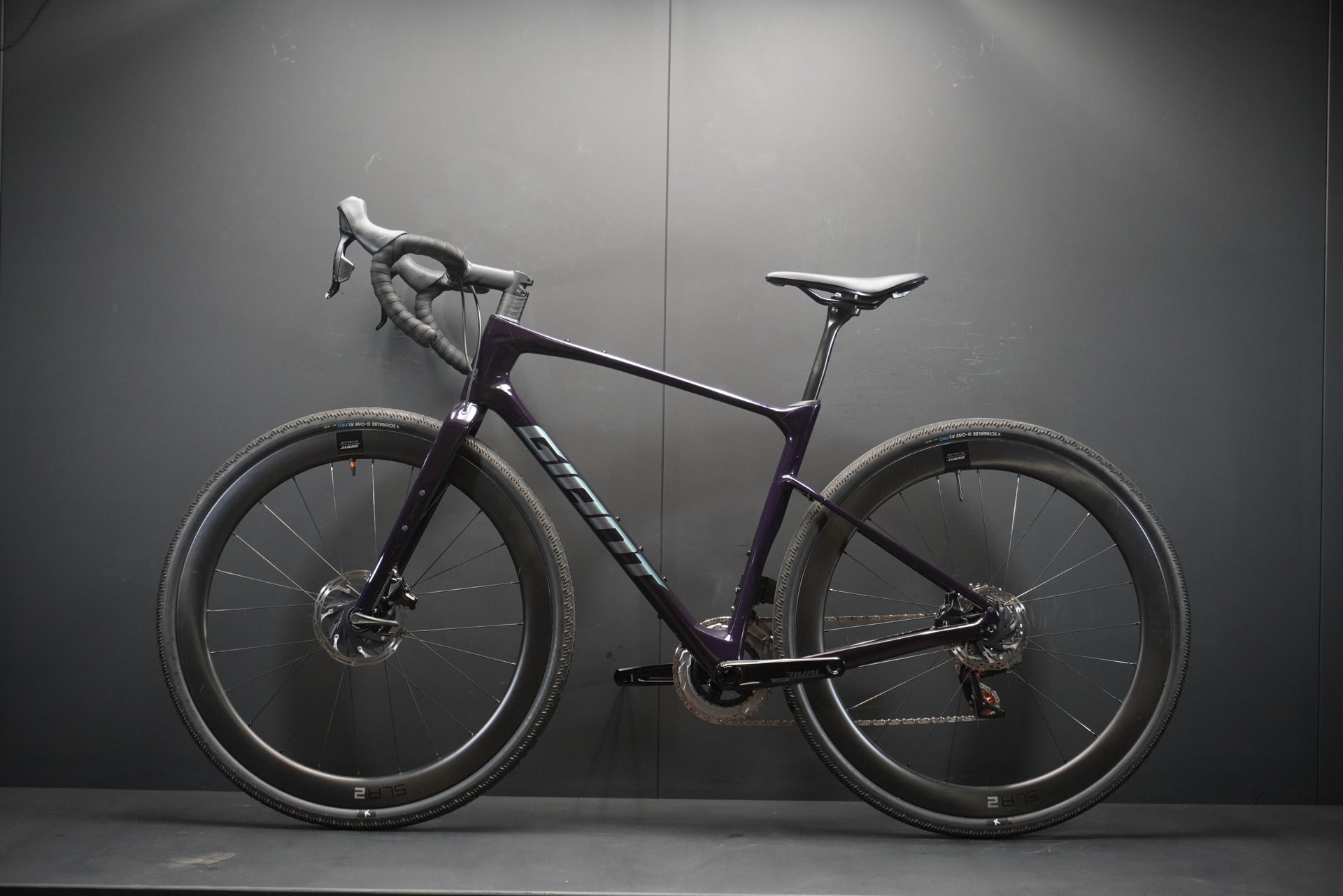 Giant Revolt Advanced Pro 1 AXS Carbon Disc Gravel Bike 2023 - Medium