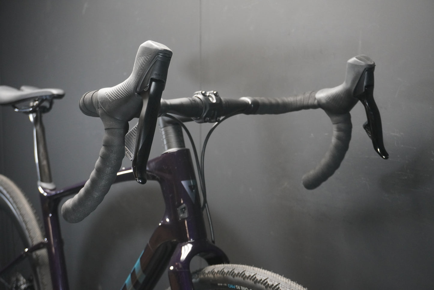 Giant Revolt Advanced Pro 1 AXS Carbon Disc Gravel Bike 2023 - Medium