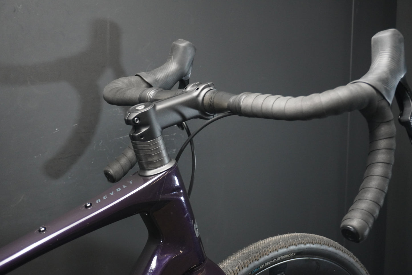 Giant Revolt Advanced Pro 1 AXS Carbon Disc Gravel Bike 2023 - Medium