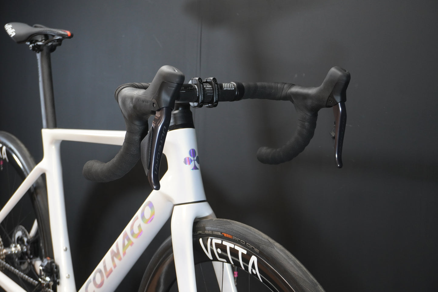 Colnago V4RS Ultegra Di2 Carbon Disc Road Bike 2024 - 48s