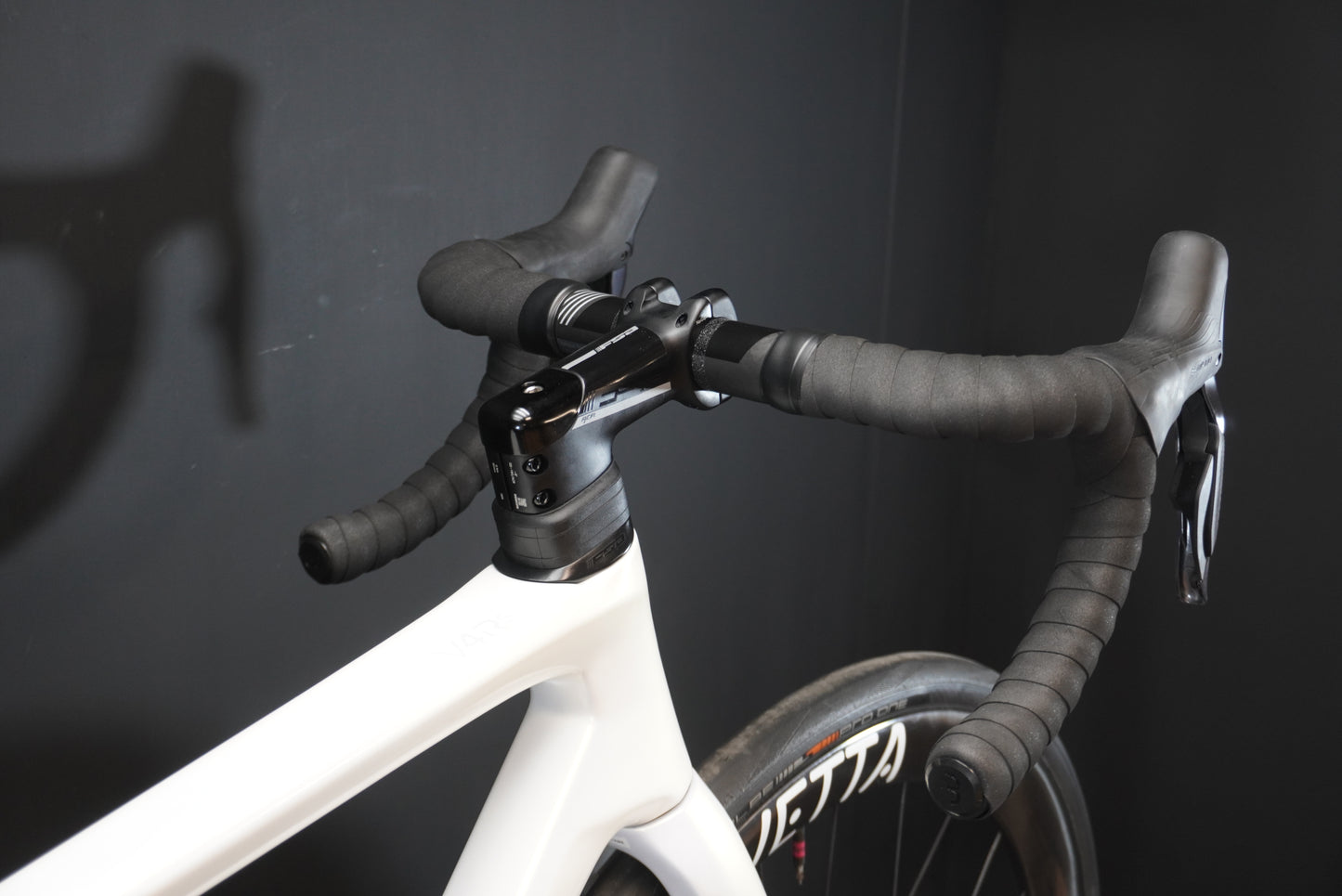 Colnago V4RS Ultegra Di2 Carbon Disc Road Bike 2024 - 48s