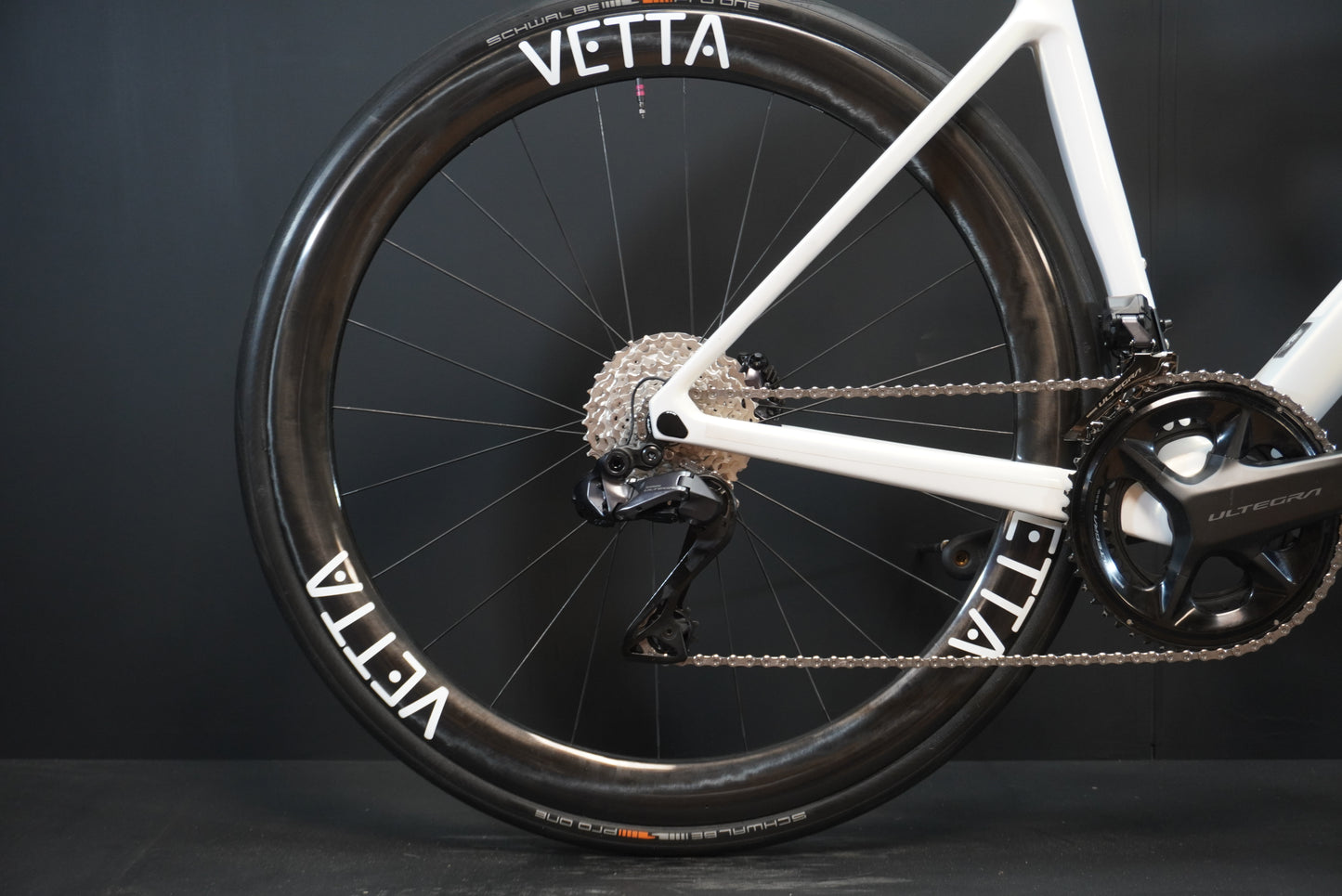 Colnago V4RS Ultegra Di2 Carbon Disc Road Bike 2024 - 48s