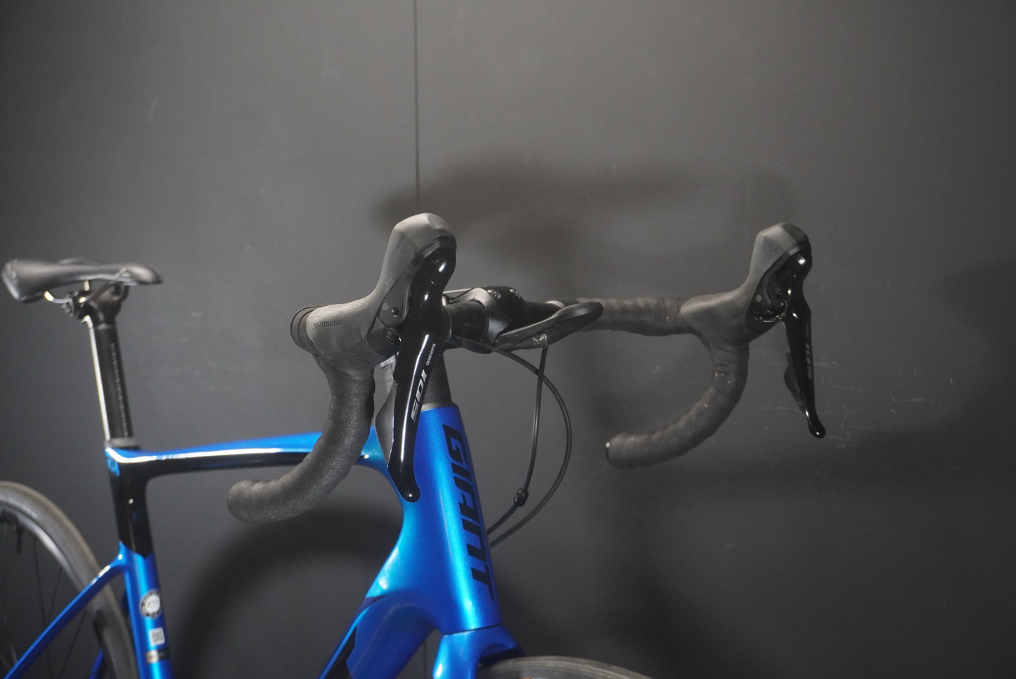 Giant Defy Advanced Pro 3 105 Carbon Disc Road Bike 2020 - M/L
