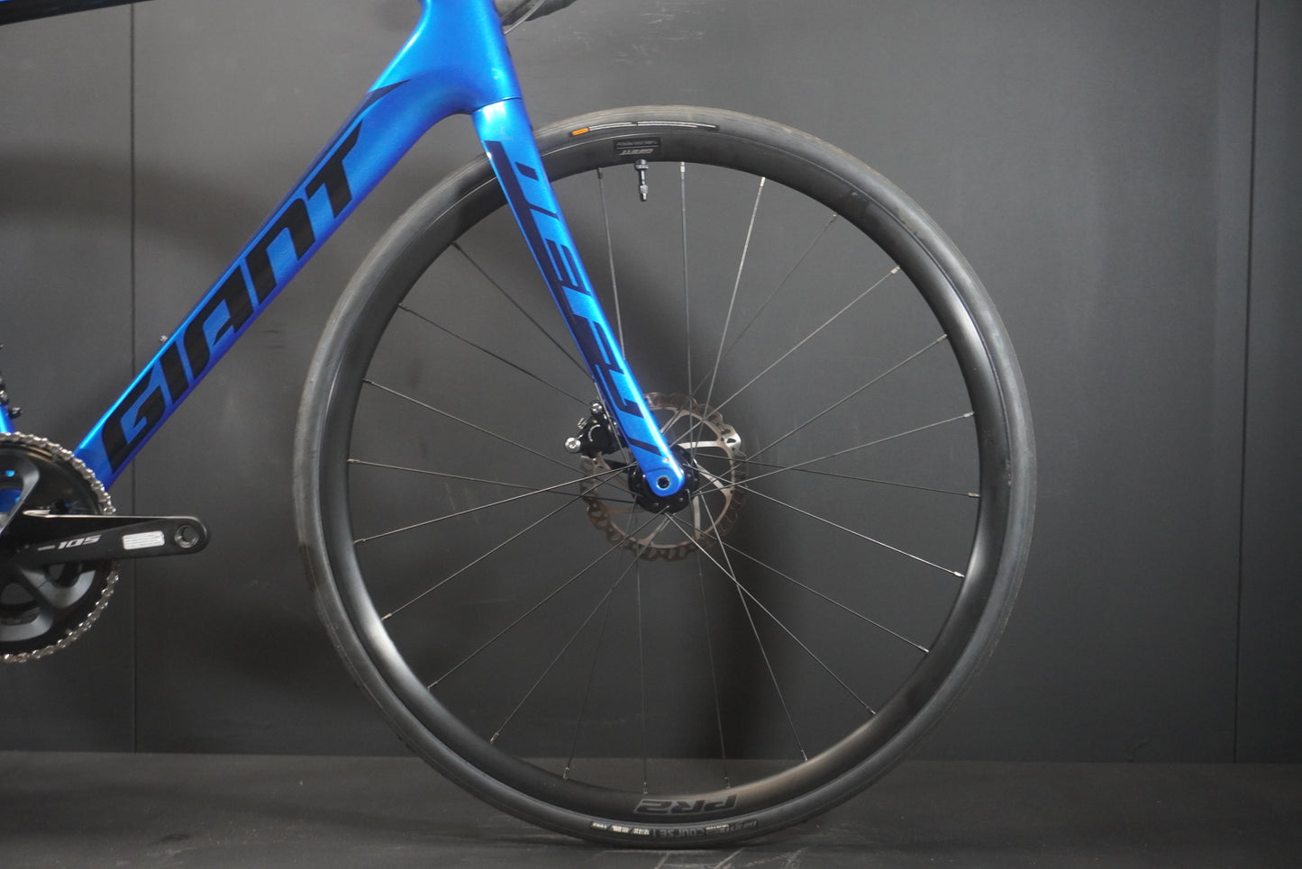 Giant Defy Advanced Pro 3 105 Carbon Disc Road Bike 2020 - M/L