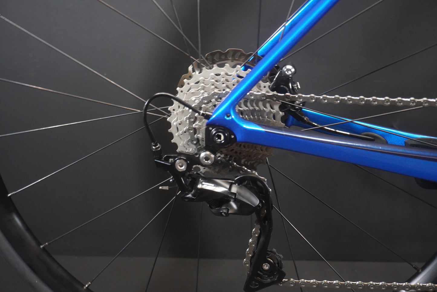 Giant Defy Advanced Pro 3 105 Carbon Disc Road Bike 2020 - M/L