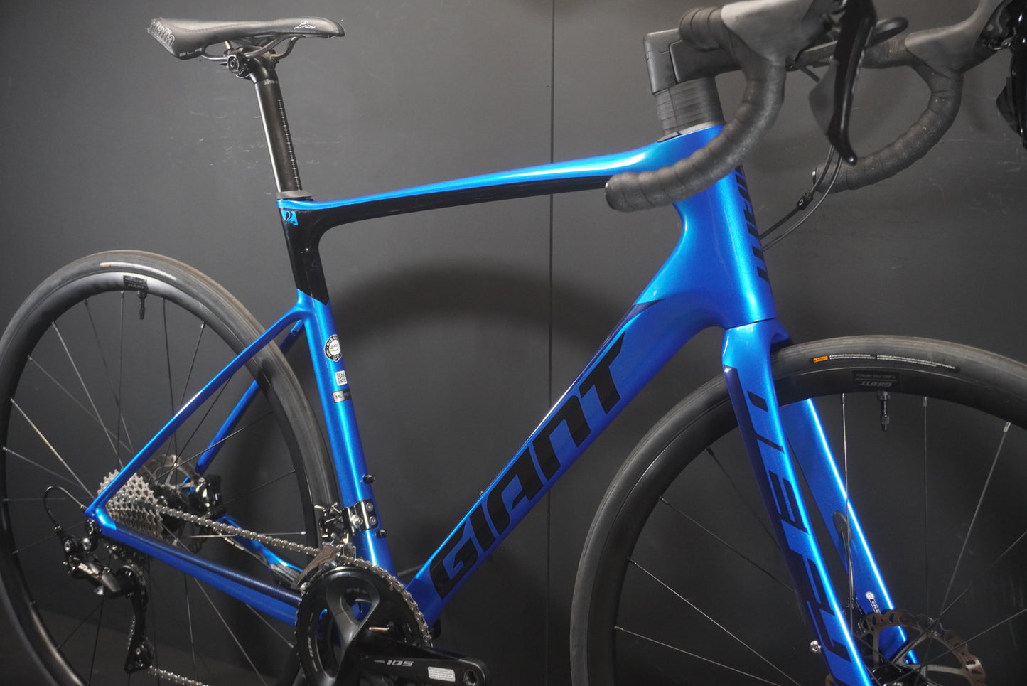 Giant Defy Advanced Pro 3 105 Carbon Disc Road Bike 2020 - M/L