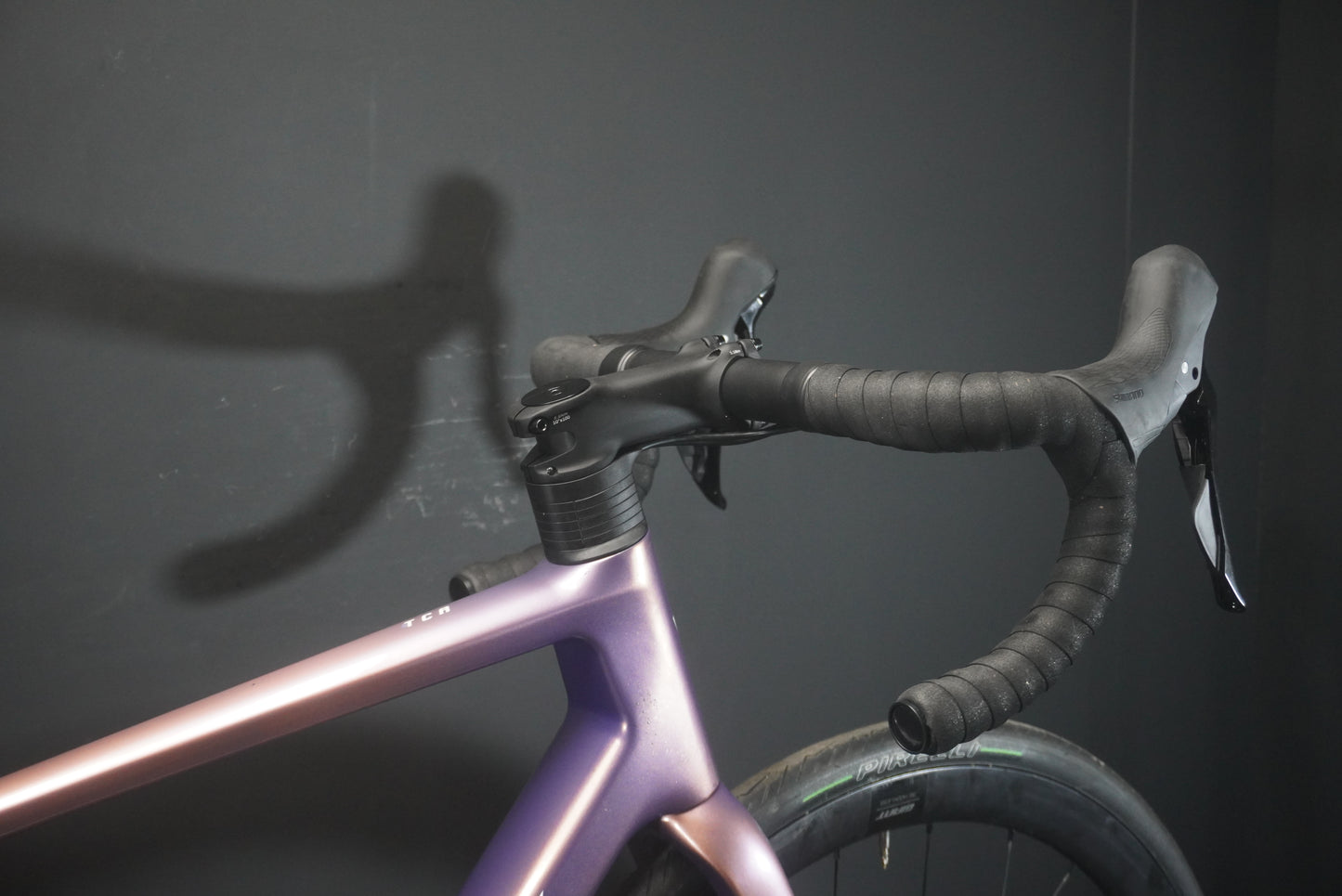 Giant TCR Advanced Pro 2 105 Carbon Disc Road Bike 2025 - Medium