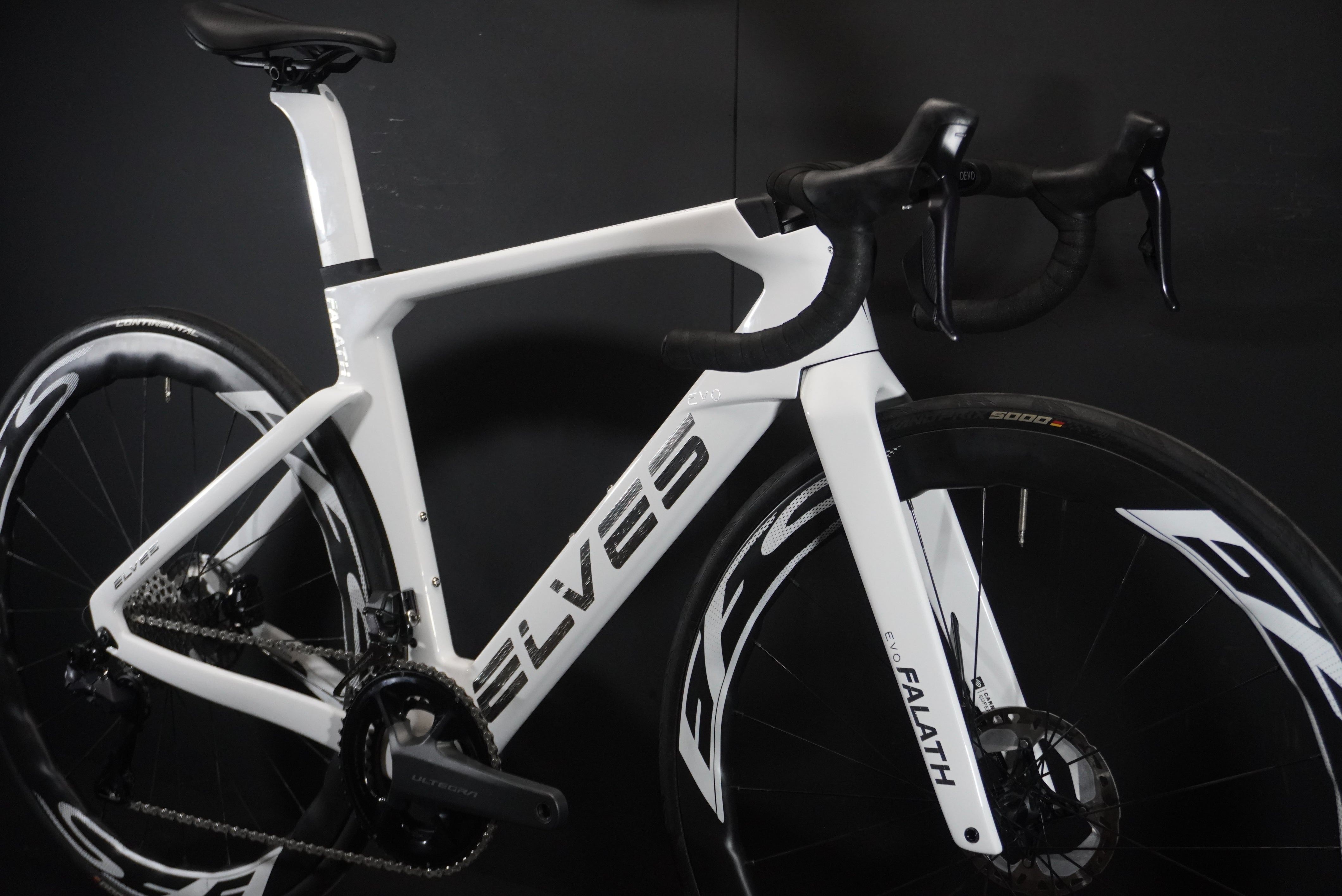 Elves Falath EVO+ Expert Di2 Carbon Disc Road Bike 2025 - 49cm