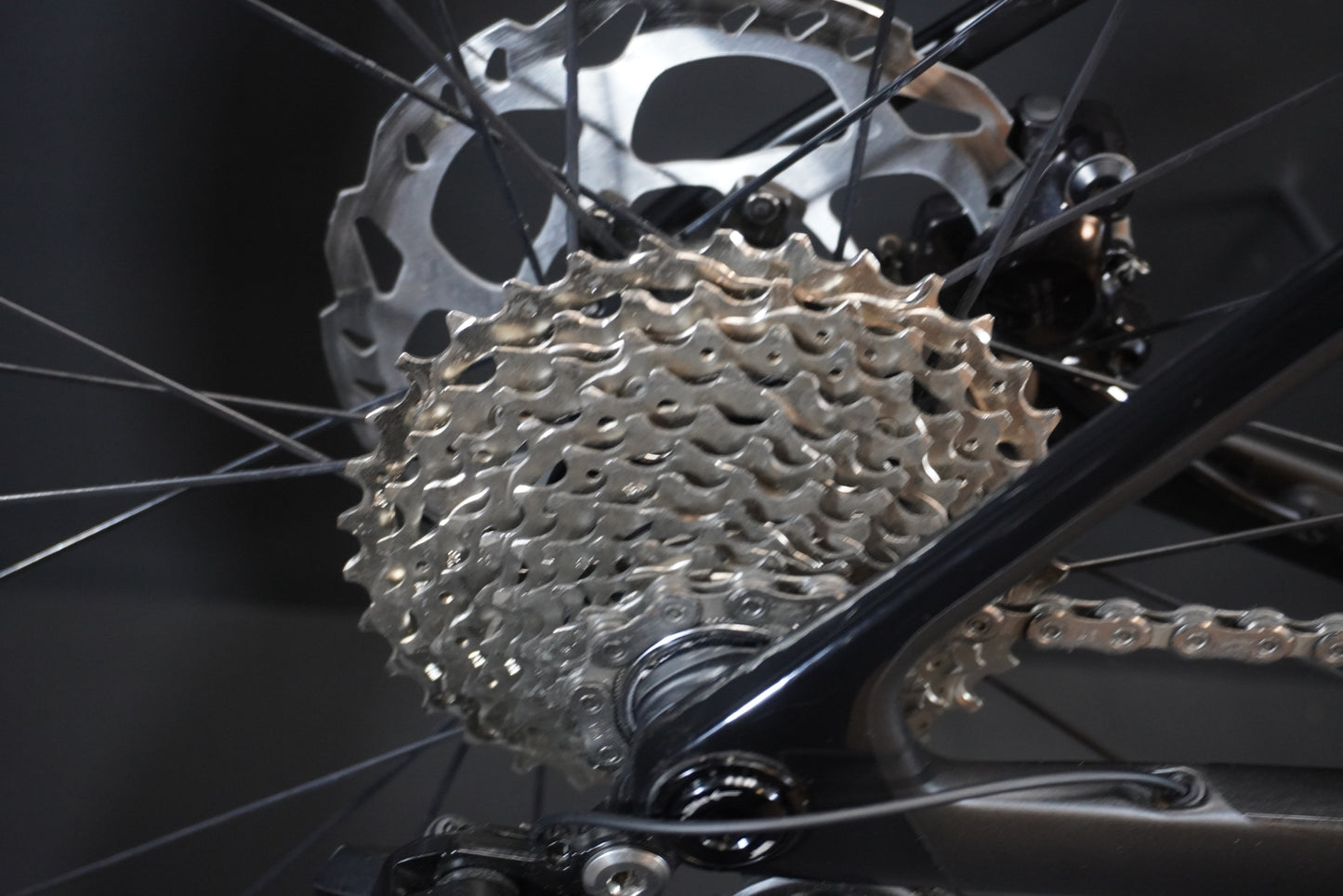 Trek Madone SL6 Gen 8 105 Di2 Carbon Disc Road Bike 2024 - Medium