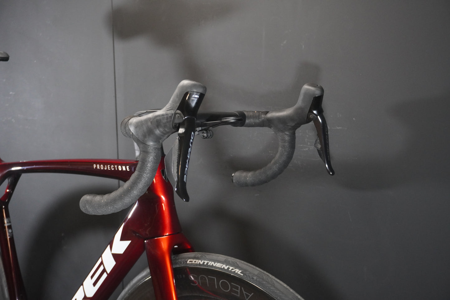 Trek Madone SLR 9 Gen 8 Carbon Disc Road Bike 2025 - M/L