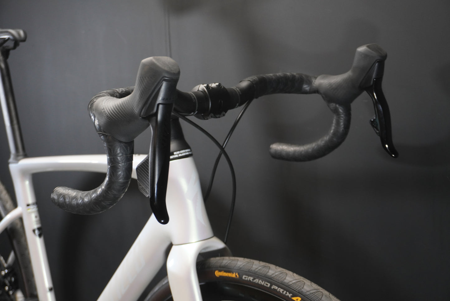 Specialized Roubaix SL8 Expert Carbon Road Bike 2025 - 54cm