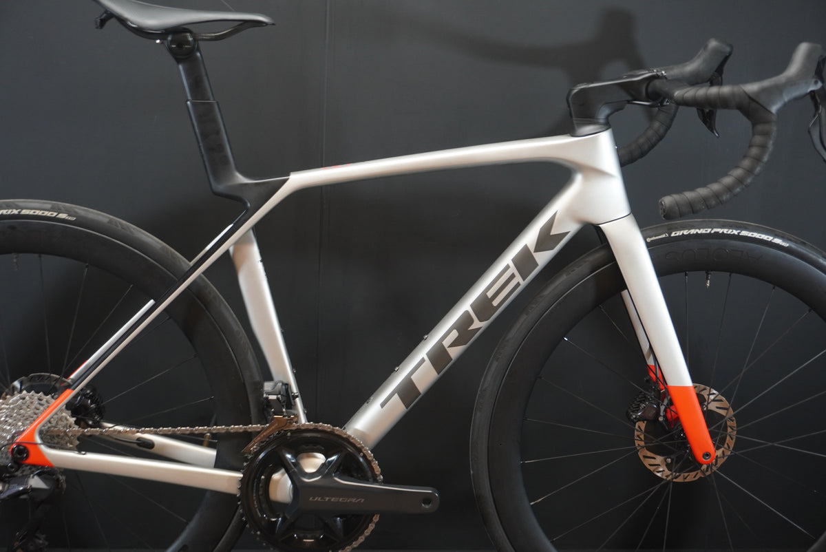 Trek Madone SL7 Gen 8 Ultegra Di2 Carbon Disc Road Bike 2024 - Medium