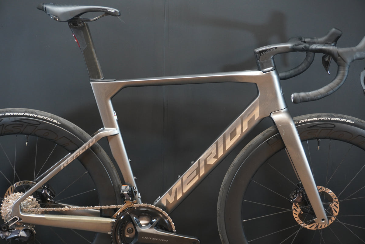 Merida Reacto Team Ultegra Di2 Carbon Disc Road Bike 2024 - Small