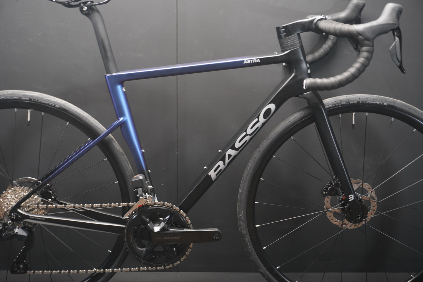NEW Basso Astra 105 Di2 Carbon Disc Road Bike Chameleon 2025 - Various Sizes - Full Warranty