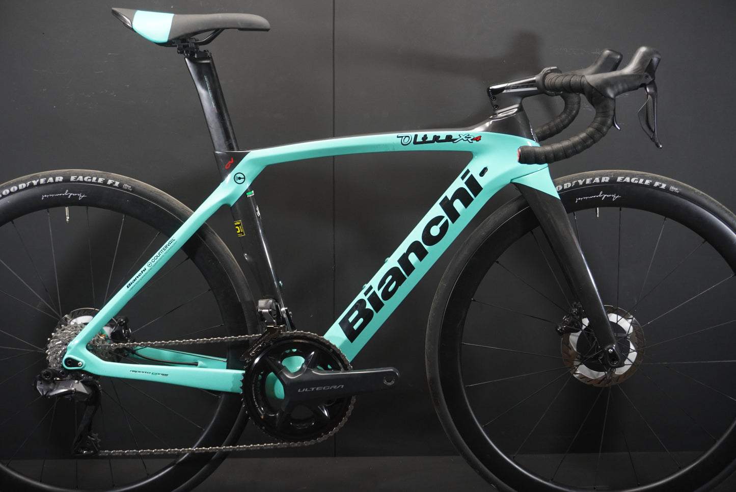 Bianchi Oltre CV XR4 Di2 Carbon Disc Road Bike 2021 - 50cm
