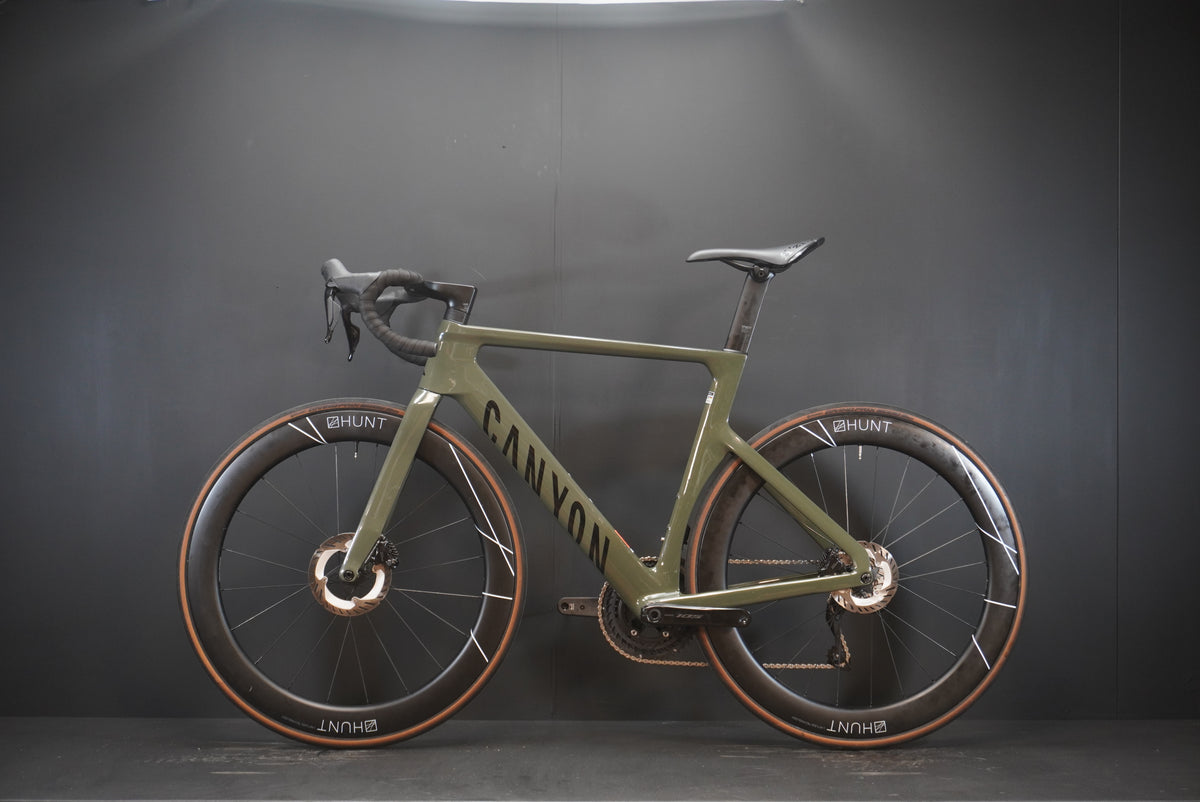Canyon Aeroad CF SLX 7 Di2 Carbon Disc Road Bike 2024 - Medium