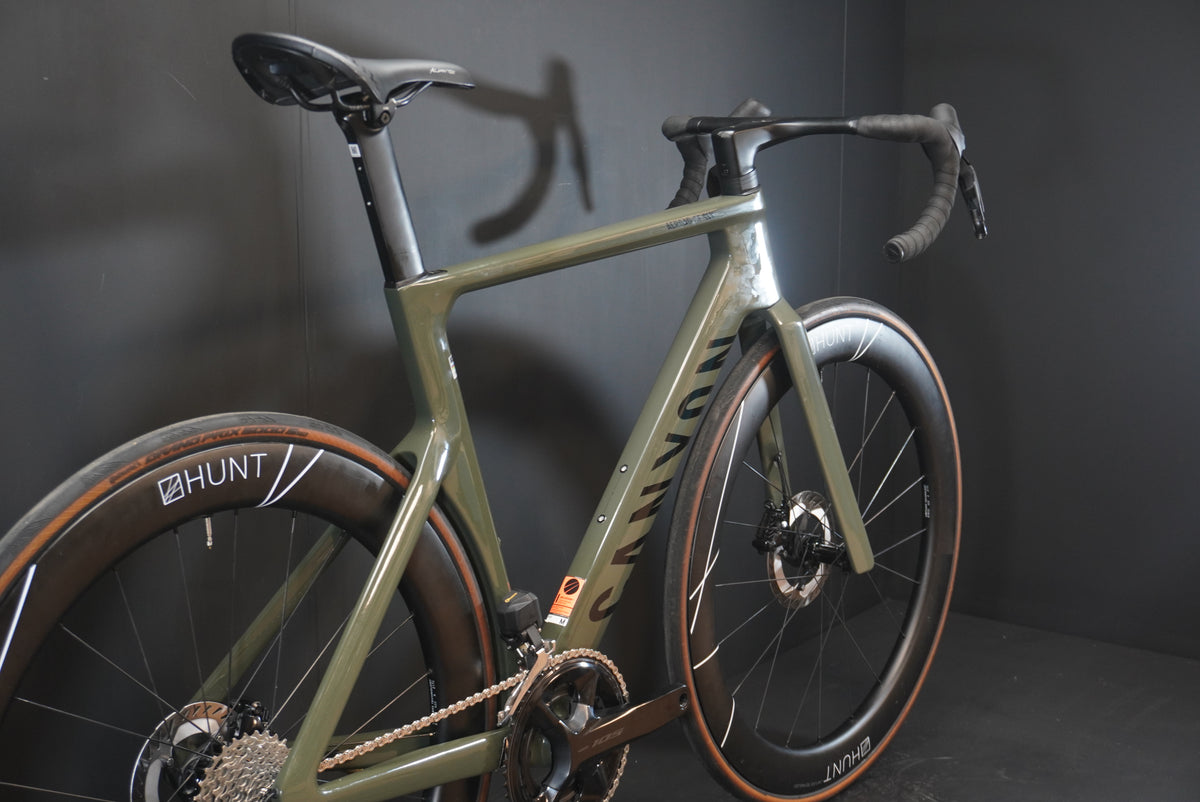 Canyon Aeroad CF SLX 7 Di2 Carbon Disc Road Bike 2024 - Medium