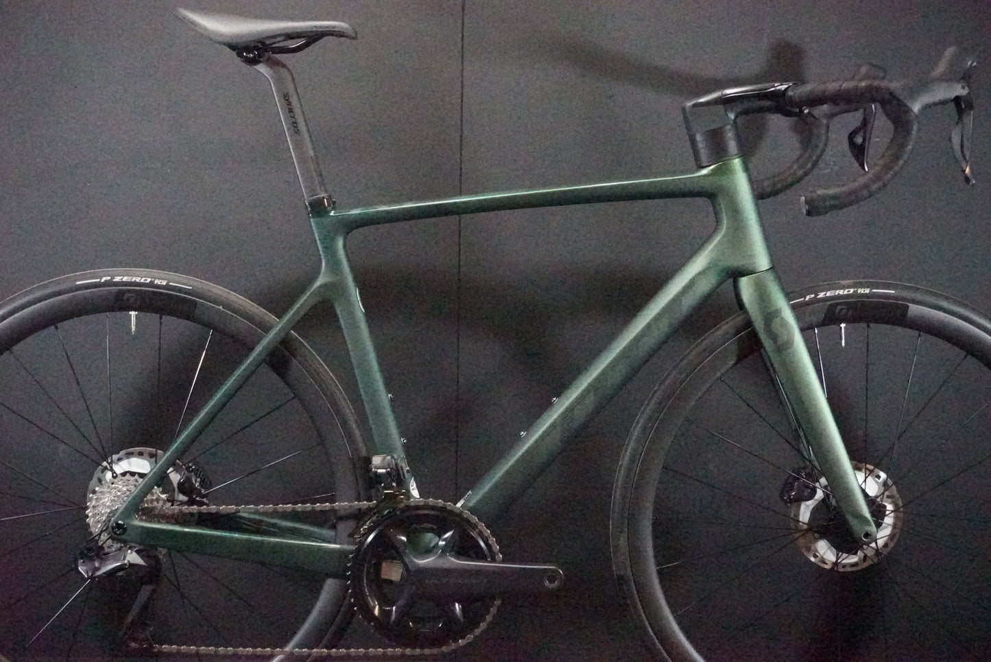 Scott Addict RC15 Di2 Carbon Disc Road Bike 2022 - 56cm