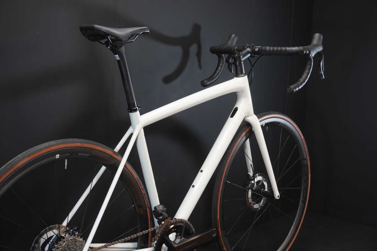 Specialized Aethos Comp Ultegra Di2 Carbon Disc Road Bike 2024 - 56cm - Upgraded!