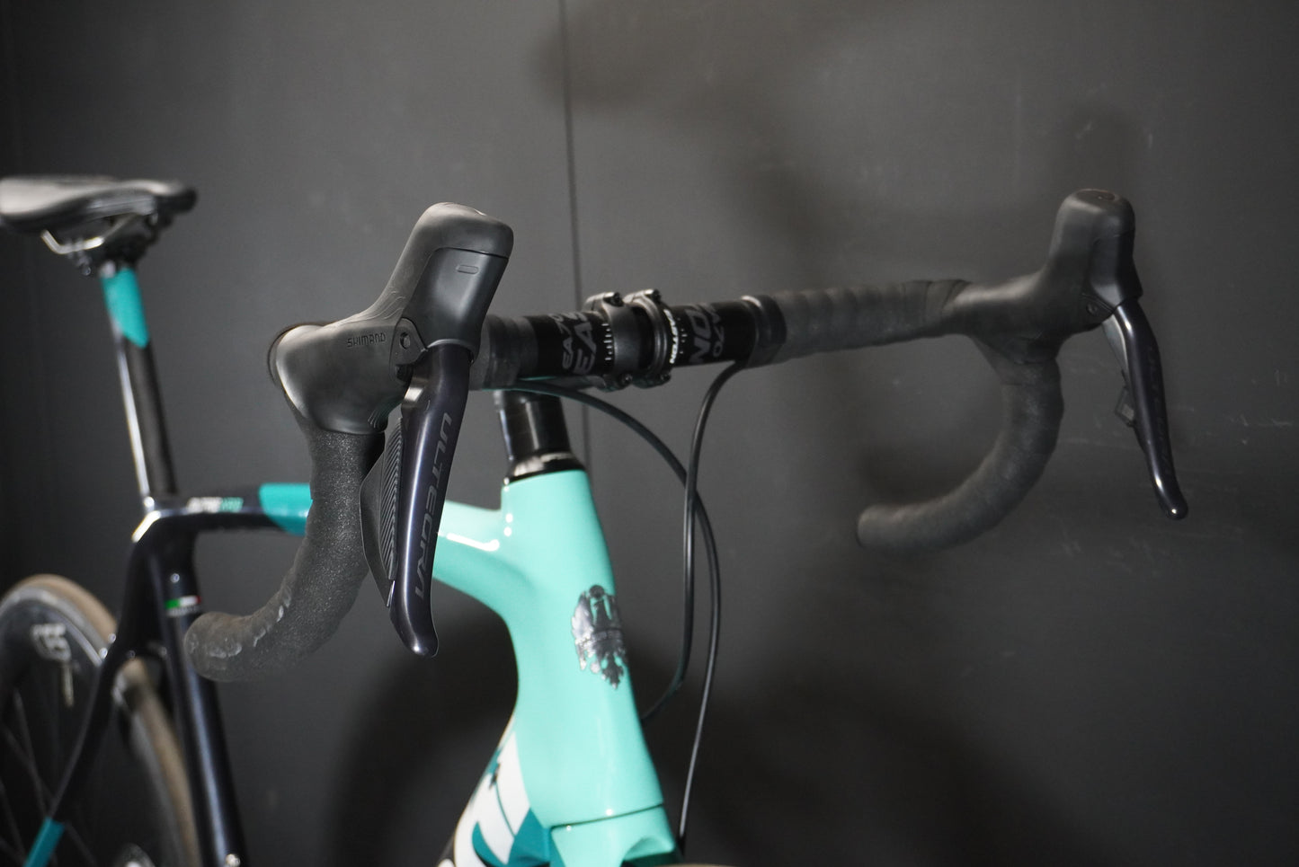 Bianchi Oltre XR3 CV Di2 Carbon Disc Road Bike 2024 - 59cm
