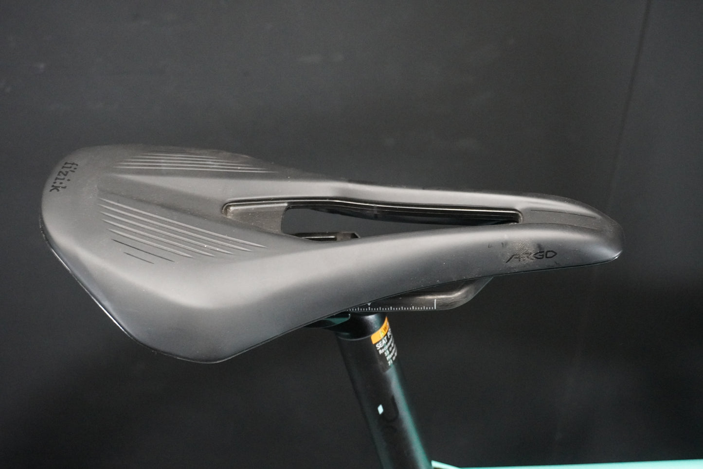 AS NEW Bianchi Specialissima CV Di2 Carbon Disc Road Bike 2022 - 53cm