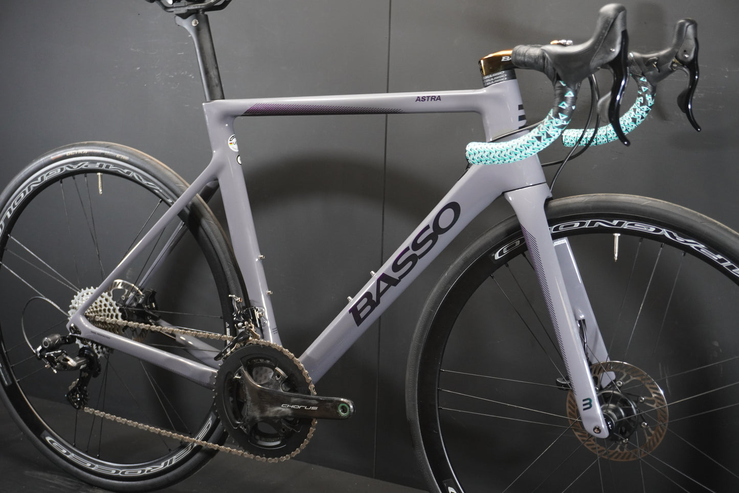 Basso Astra Carbon Disc Road Bike 2022 - Medium