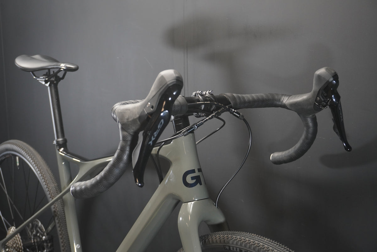 GT Grade Elite GRX Carbon Disc Gravel Bike 2025 - Medium