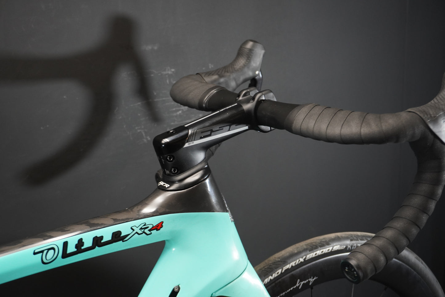 Bianchi Oltre XR4 CV Di2 Carbon Disc Road Bike 2021 - 55cm