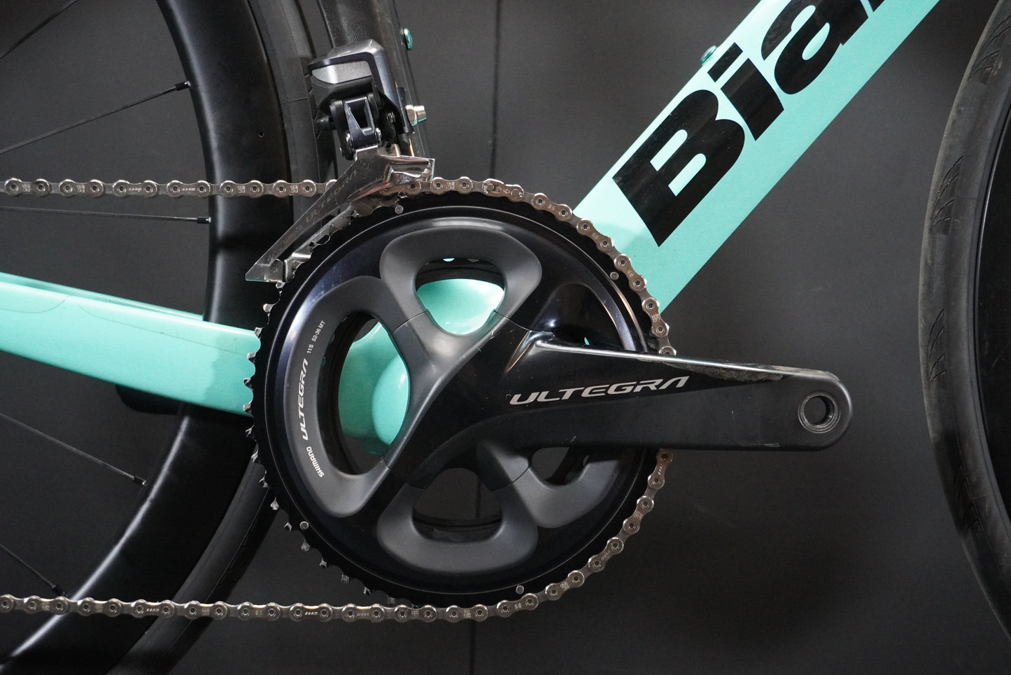 Bianchi Oltre XR4 CV Di2 Carbon Disc Road Bike 2021 - 55cm