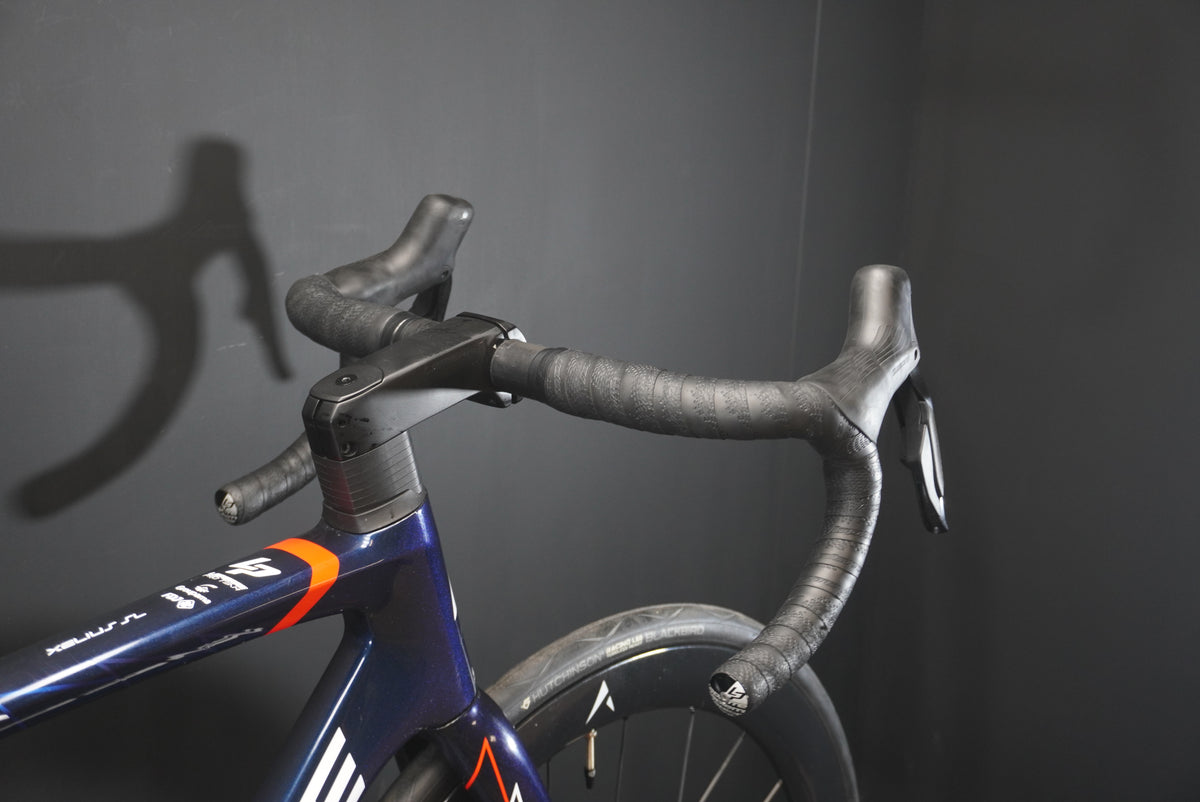 Lapierre Xelius SL FDJ 105 Di2 Carbon Disc Road Bike 2022 - Medium