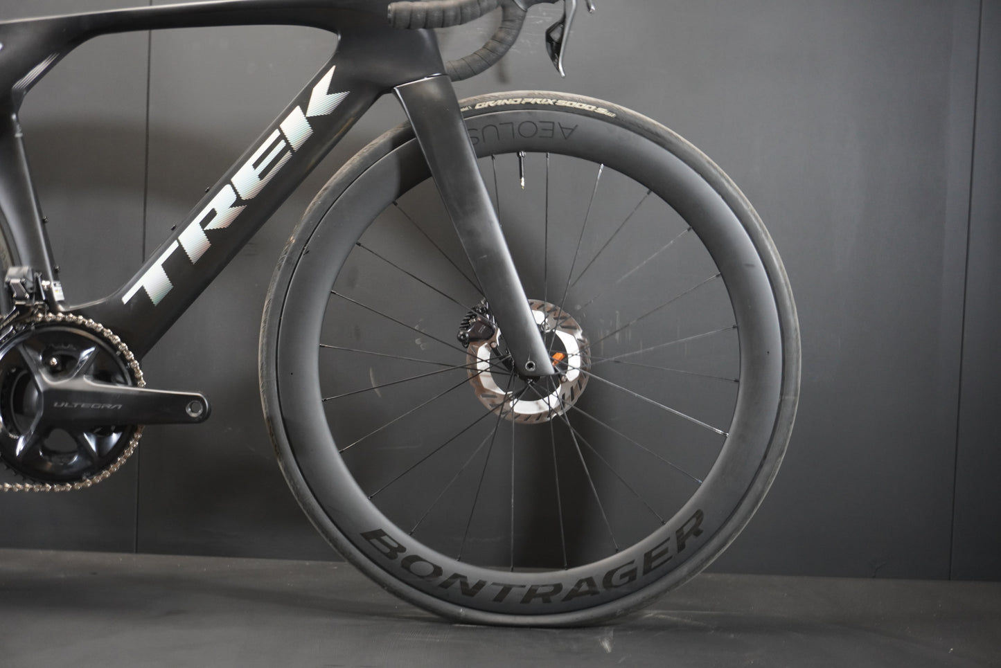 Trek Madone SLR 7 Gen 7 Di2 Carbon Disc Road Bike 2023 - 54cm