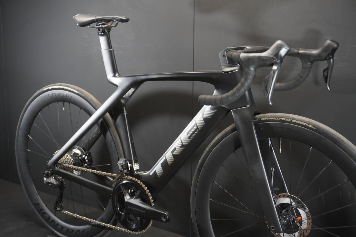 Trek Madone SLR 7 Gen 7 Di2 Carbon Disc Road Bike 2023 - 54cm