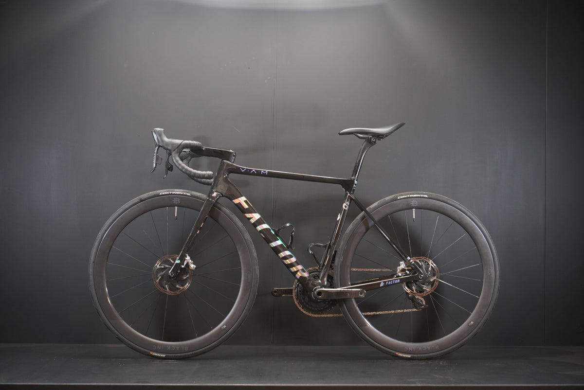 Factor O2 VAM SRAM Red AXS & P/M Carbon Disc Road Bike 2022 - 52cm