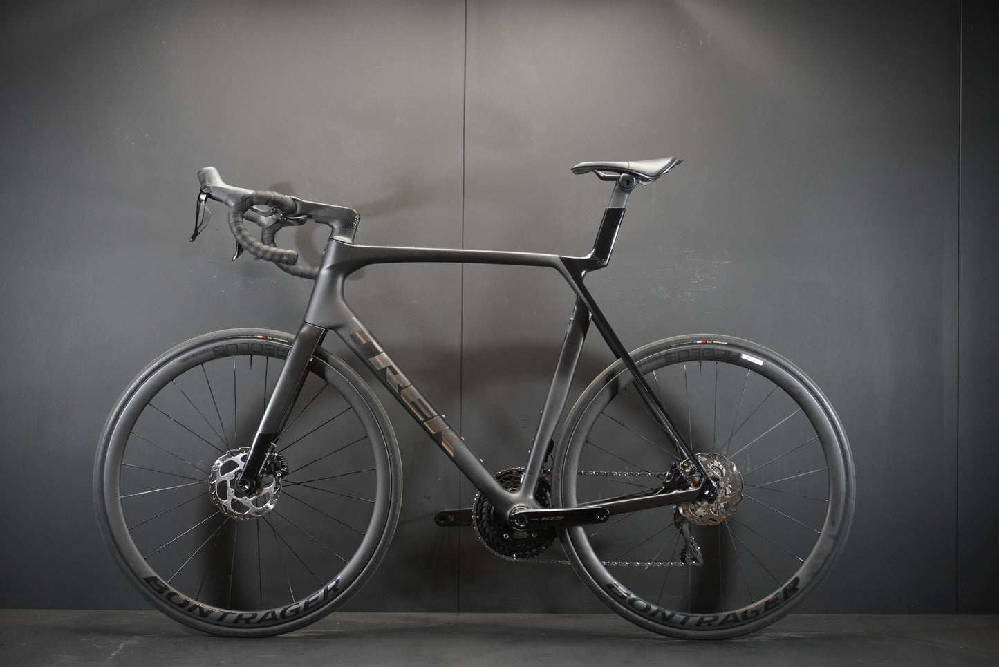 Trek Madone SL6 Gen 8 105 Di2 Carbon Disc Road Bike 2024 - XL