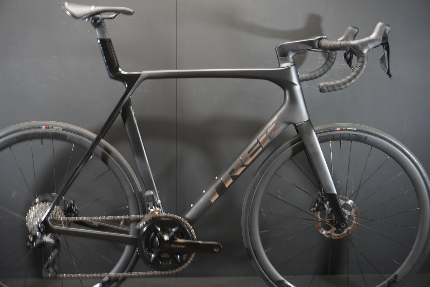 Trek Madone SL6 Gen 8 105 Di2 Carbon Disc Road Bike 2024 - XL