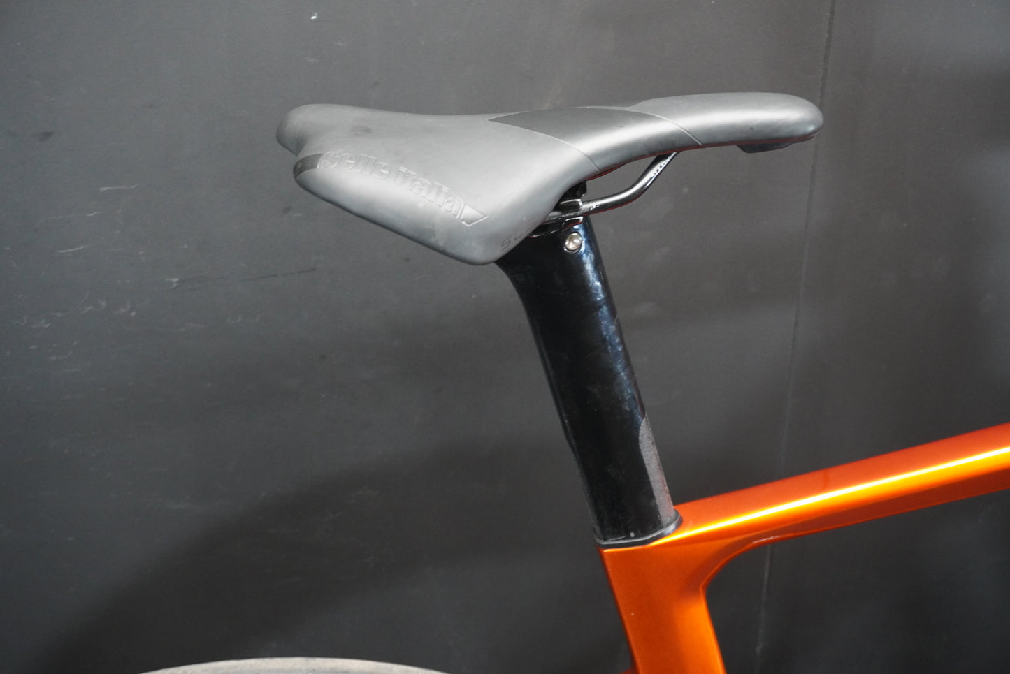 Orro Venturi STC Signature Di2 Carbon Disc Road Bike 2022 - Small