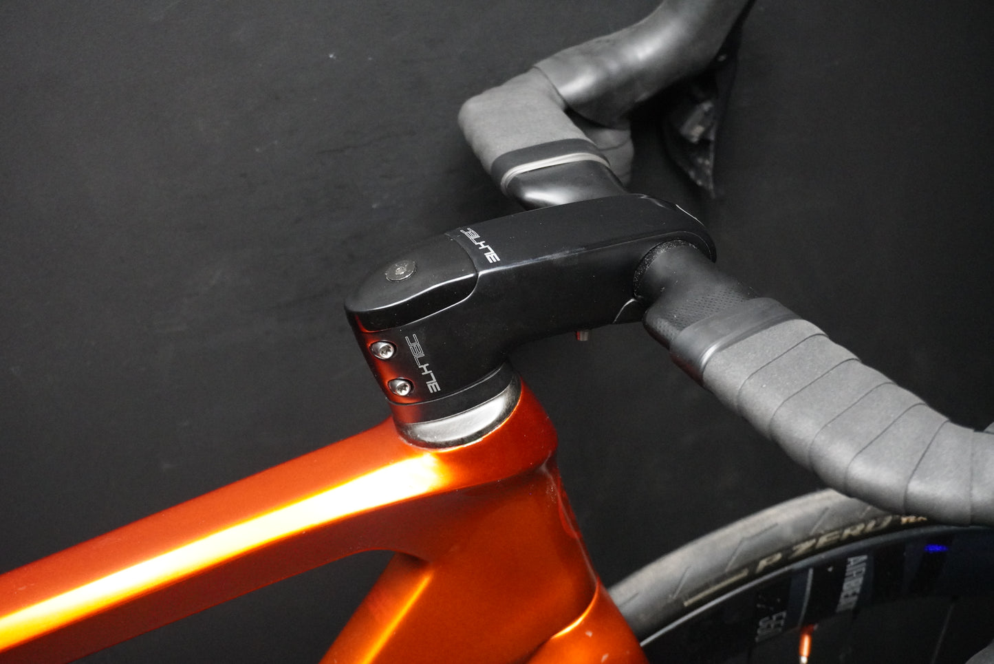 Orro Venturi STC Signature Di2 Carbon Disc Road Bike 2022 - Small