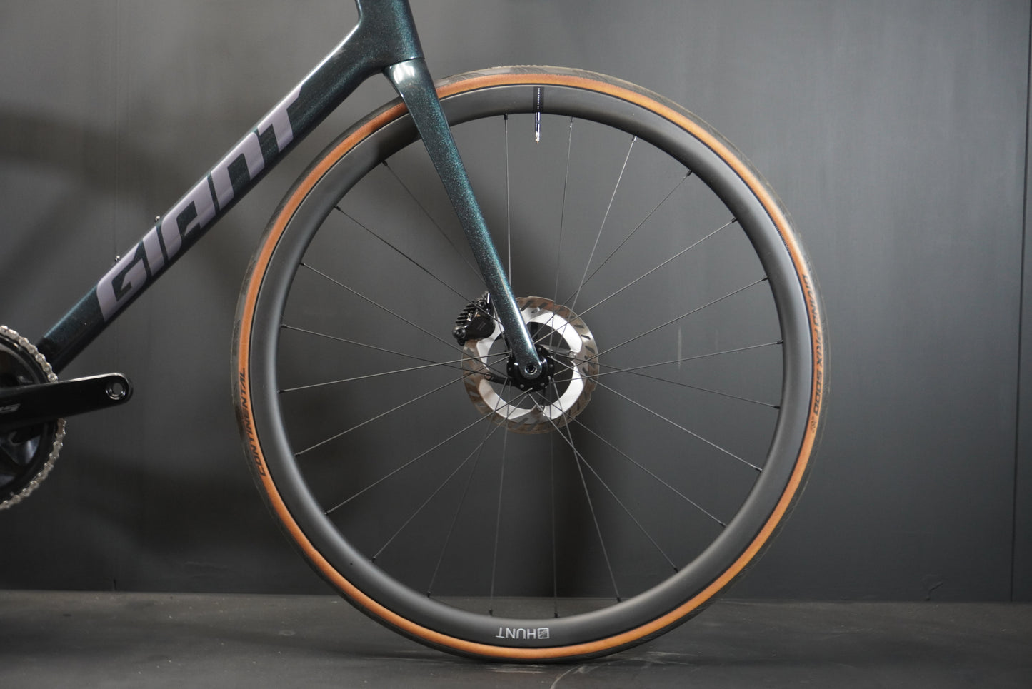 Giant TCR Advanced 1 105 Di2 Carbon Disc Road Bike 2024 - XL - Upgraded