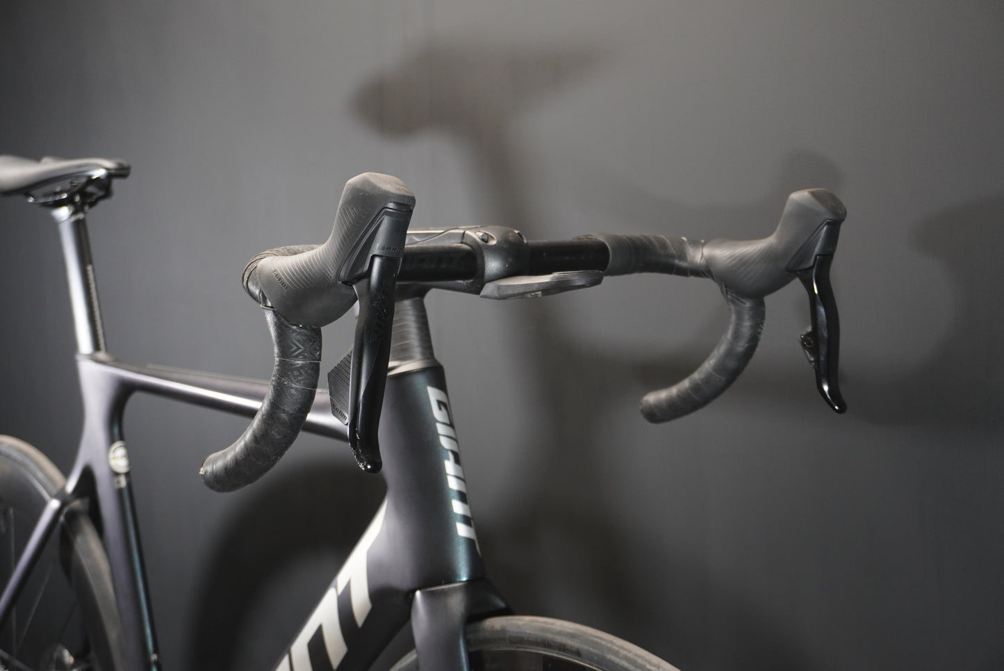 Giant Propel Advanced Pro 1 AXS & PM Carbon Disc Road Bike 2022 - M/L