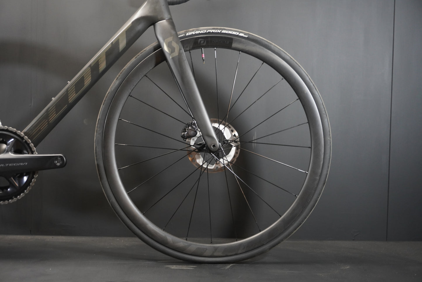 Scott Addict RC15 Di2 Carbon Disc Road Bike 2024 - 56cm