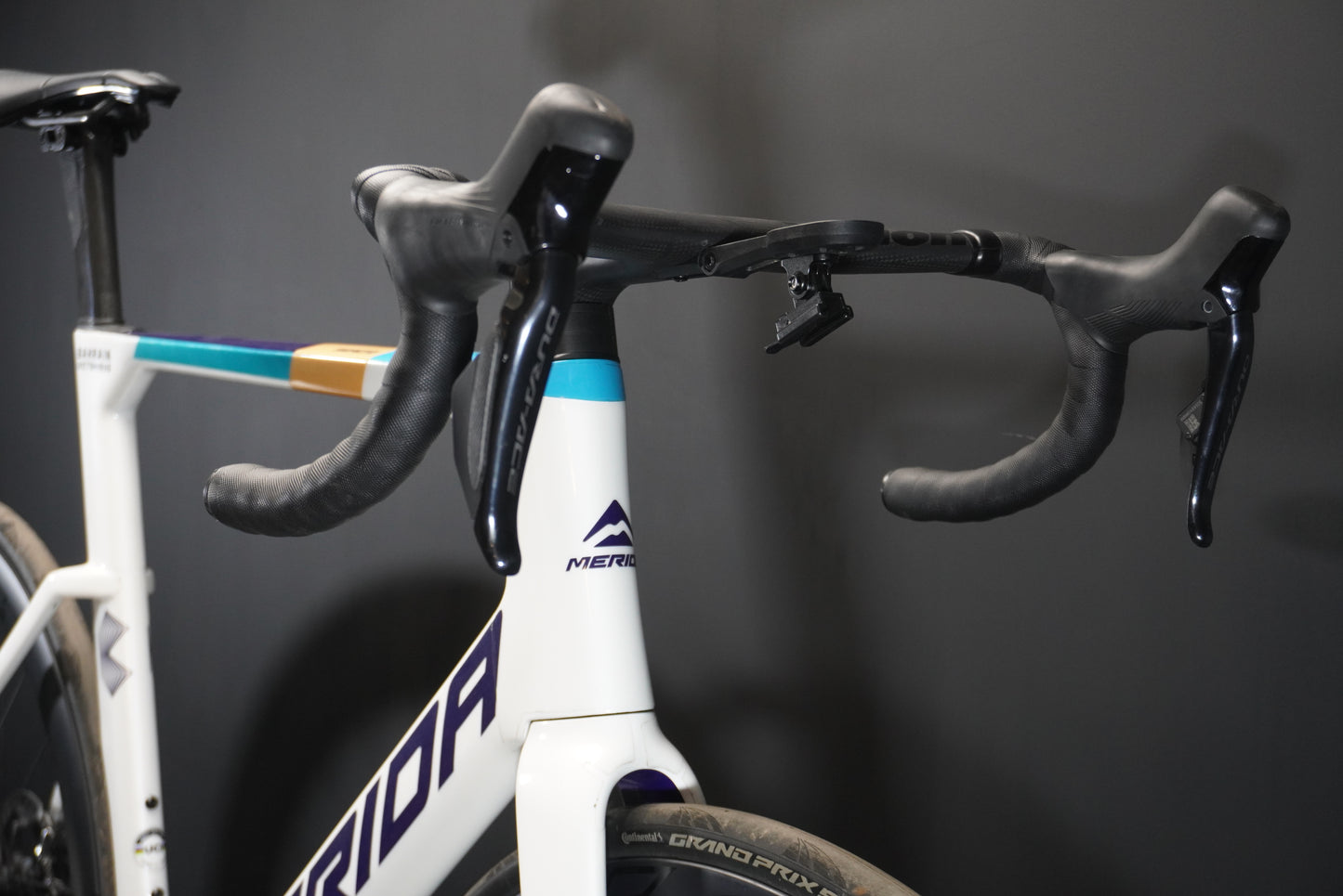 Merida Reacto Team CF5 Dura-Ace Di2 Carbon Disc Road Bike 2025 - XL