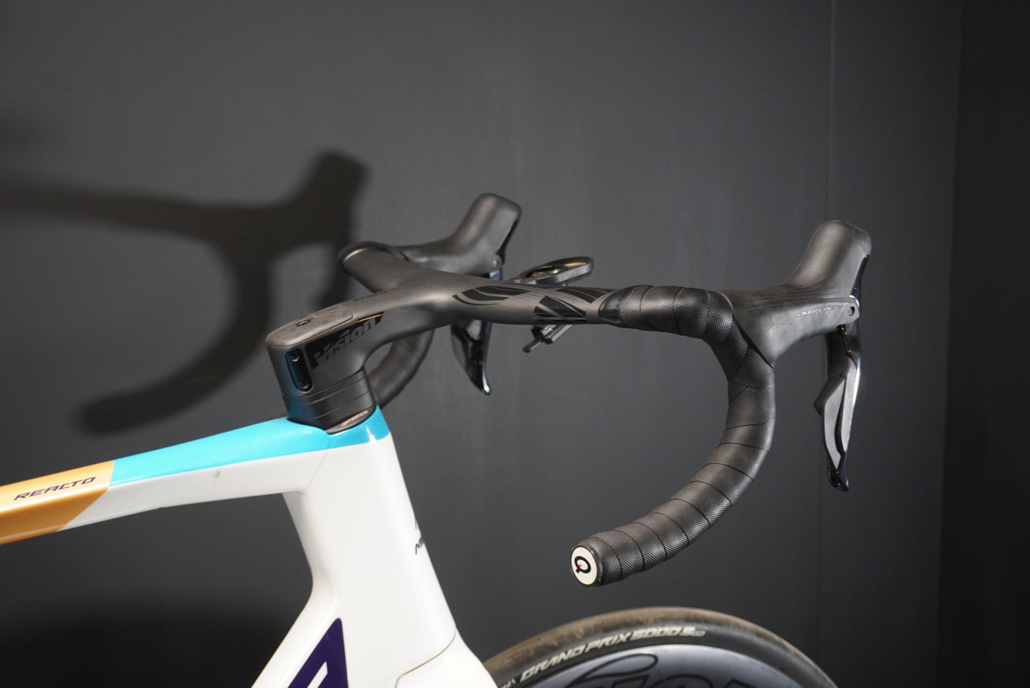 Merida Reacto Team CF5 Dura-Ace Di2 Carbon Disc Road Bike 2025 - XL