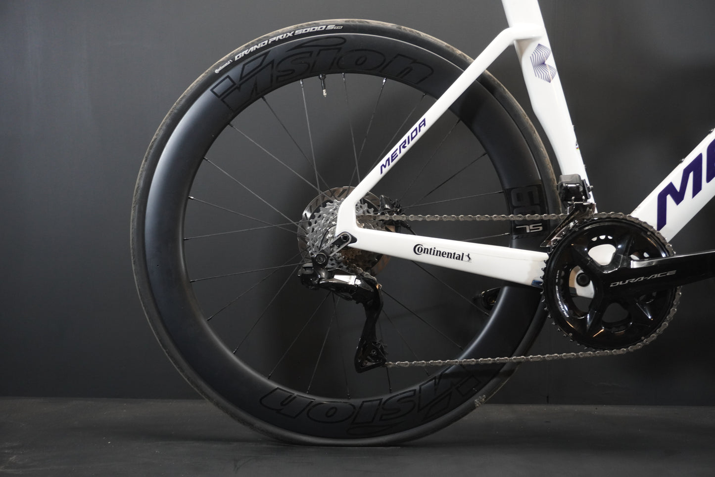 Merida Reacto Team CF5 Dura-Ace Di2 Carbon Disc Road Bike 2025 - XL