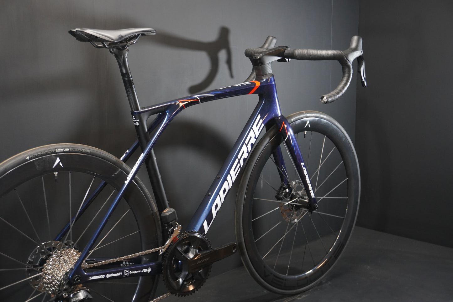 Lapierre Xelius SL FDJ 105 Di2 Carbon Disc Road Bike 2022 - Medium - Upgraded