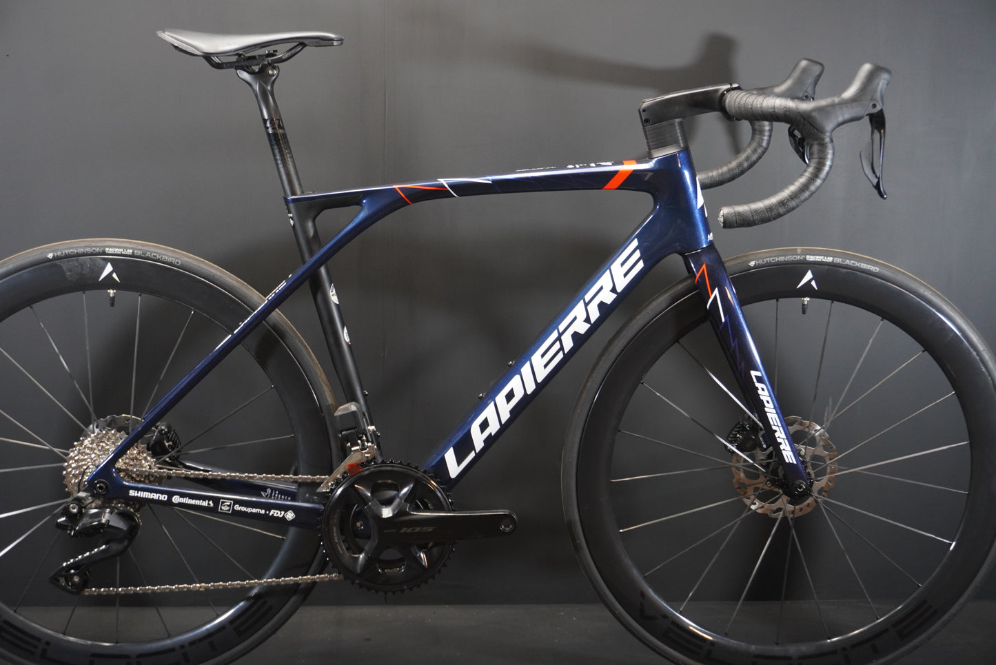 Lapierre Xelius SL FDJ 105 Di2 Carbon Disc Road Bike 2022 - Medium - Upgraded